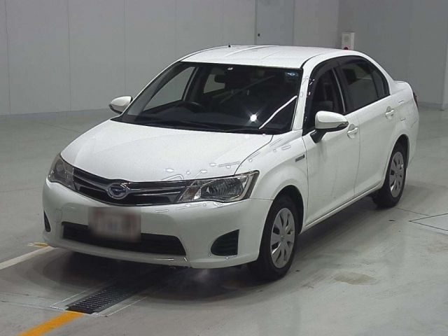 30301 Toyota Corolla axio NKE165 2014 г. (CAA Chubu)